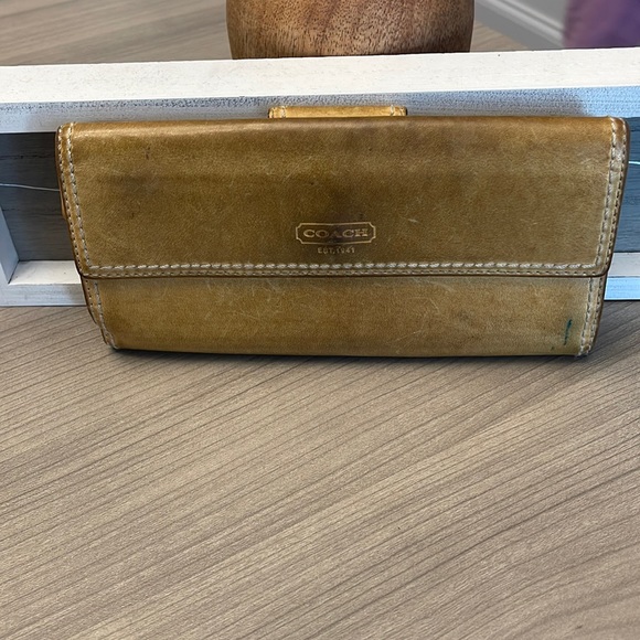 Coach wallet v - Picture 1 of 4